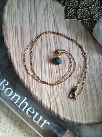 Collier Pierre émeraude brute