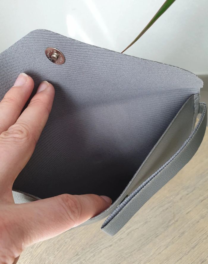 Pochette grise - photo numéro 4