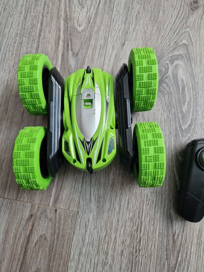 Voiture télécommandé - photo numéro 4