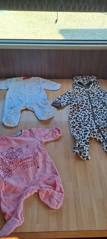 Vêtements bébé fille 1 mois