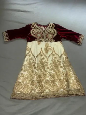 Jolie caftan bébé fille