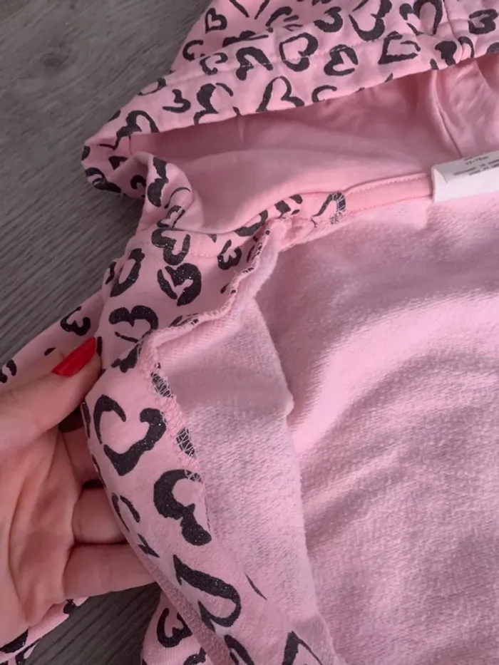 Veste rose avec cœurs 9-12 mois - photo numéro 3