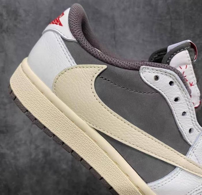 Travis Scott x Air Jordan 1 Low OG SP moka inversé  taille 44 - photo numéro 8