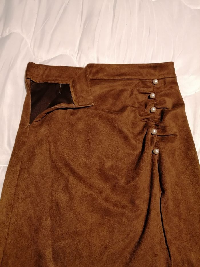 Jupe mi-longue marron 38 avec fente - photo numéro 2