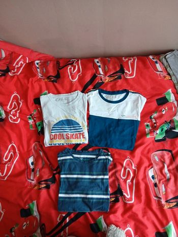 Lits de 3 tee-shirts In extenso taille 10 ans
