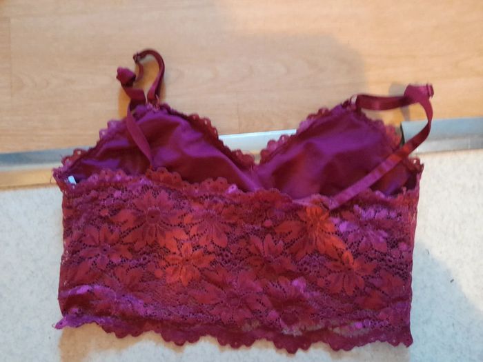 Brassière en dentelle sans cousinet pour femme - photo numéro 2