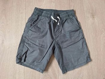 Short gris Kiabi 7 ans
