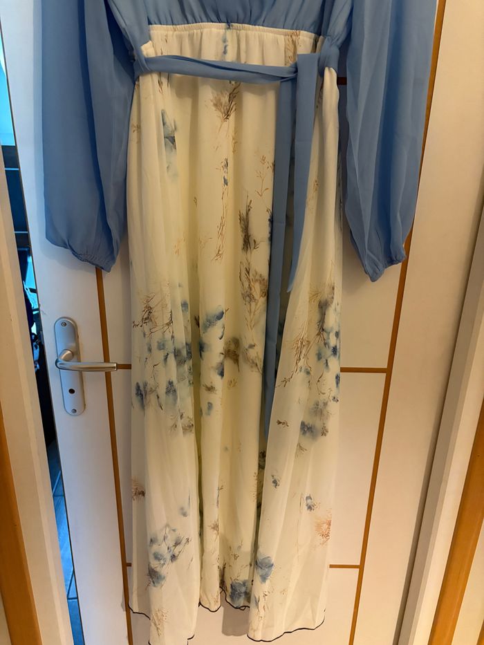 Robe longue bleu et beige jamais mise - photo numéro 2