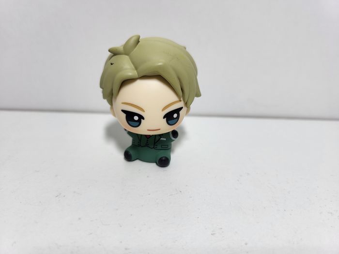 Loid Forger Petite Figurine Spy X family