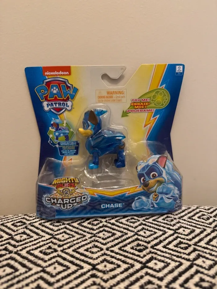 Spin Master - Pat patrouille - Figurine Mighty Pups Charged Up Chase lumineux 3 ans et +