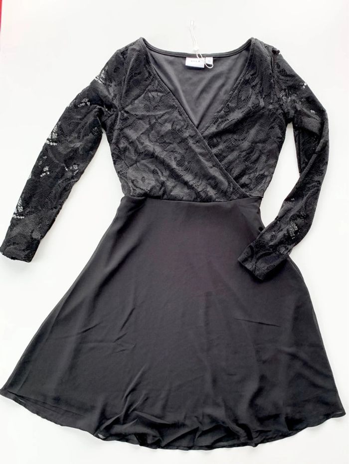 Robe d’été évasé avec dentelles. Neuve. Taille XXS