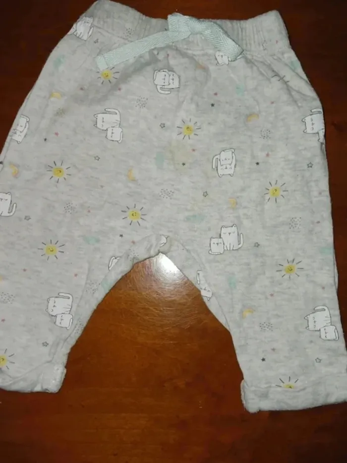 Pantalon 6 mois in extenso