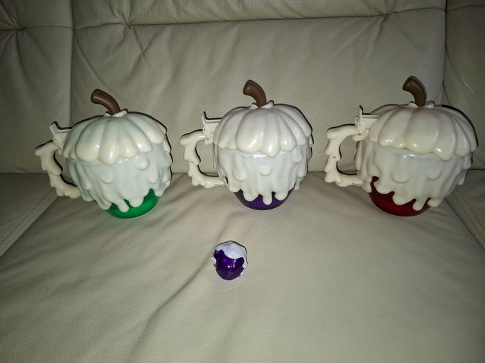 Lot de 3 pommes empoisonnées de belle neige disney
180 € - photo numéro 9