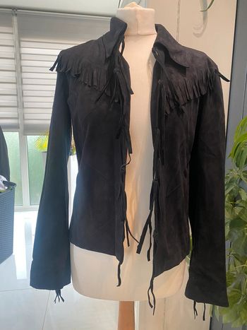 Veste noire à franges