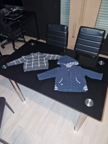 2 gillets 6 mois