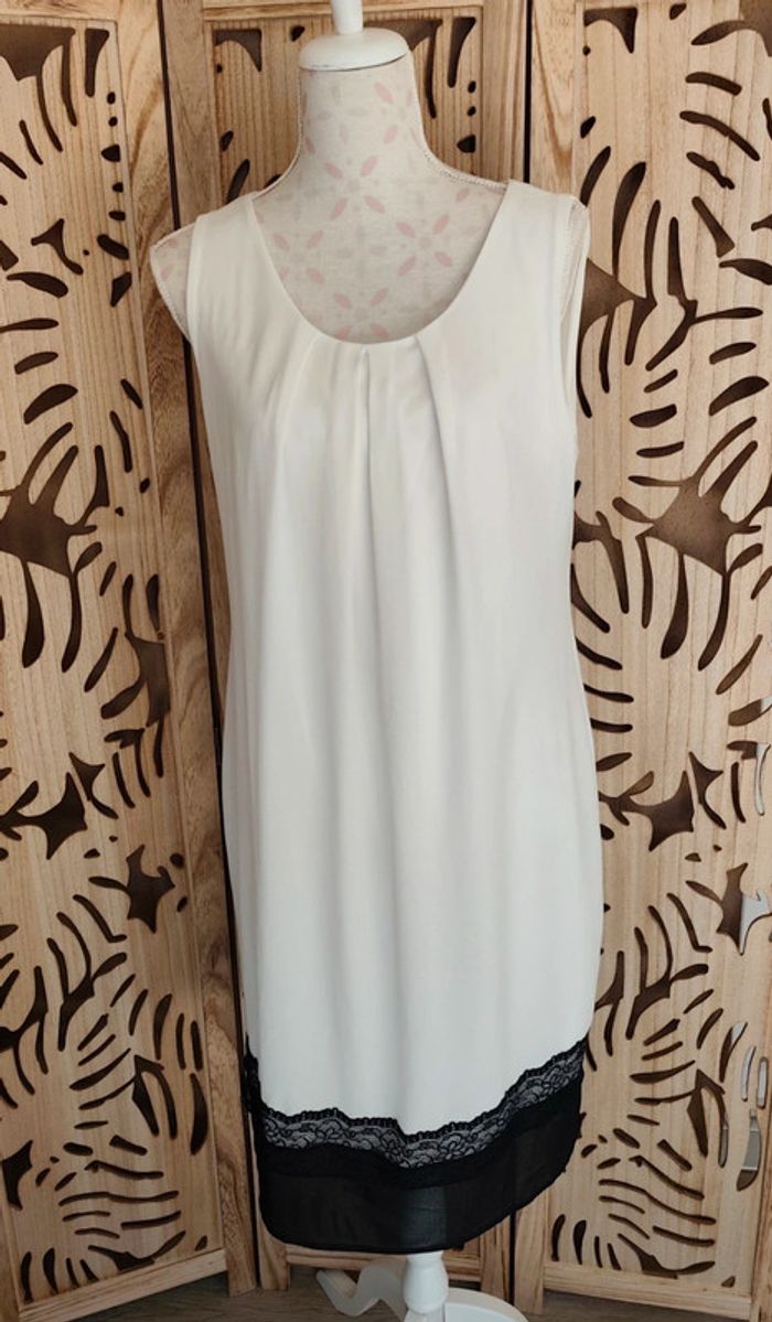 Robe fluide bas dentelle T 44 Cassis Collection