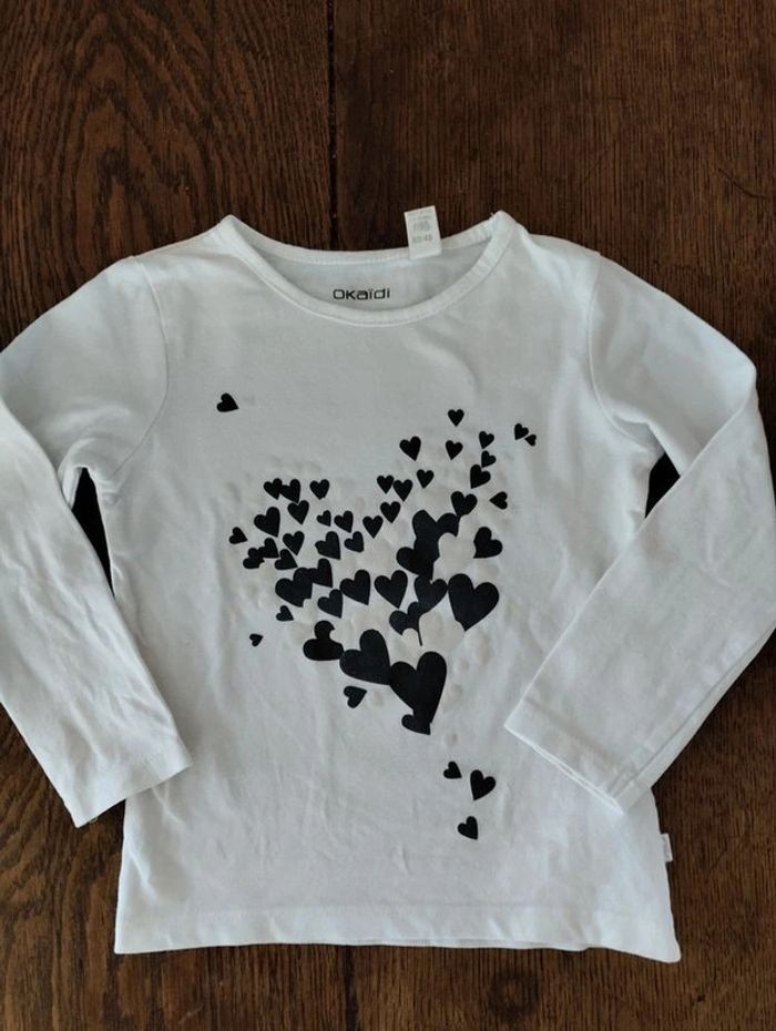 T-shirt blanc à coeurs 🖤