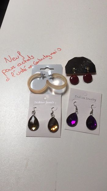 Lot de 4 paires de boucles d’oreilles neuve idee cadeau brillant pendant percé