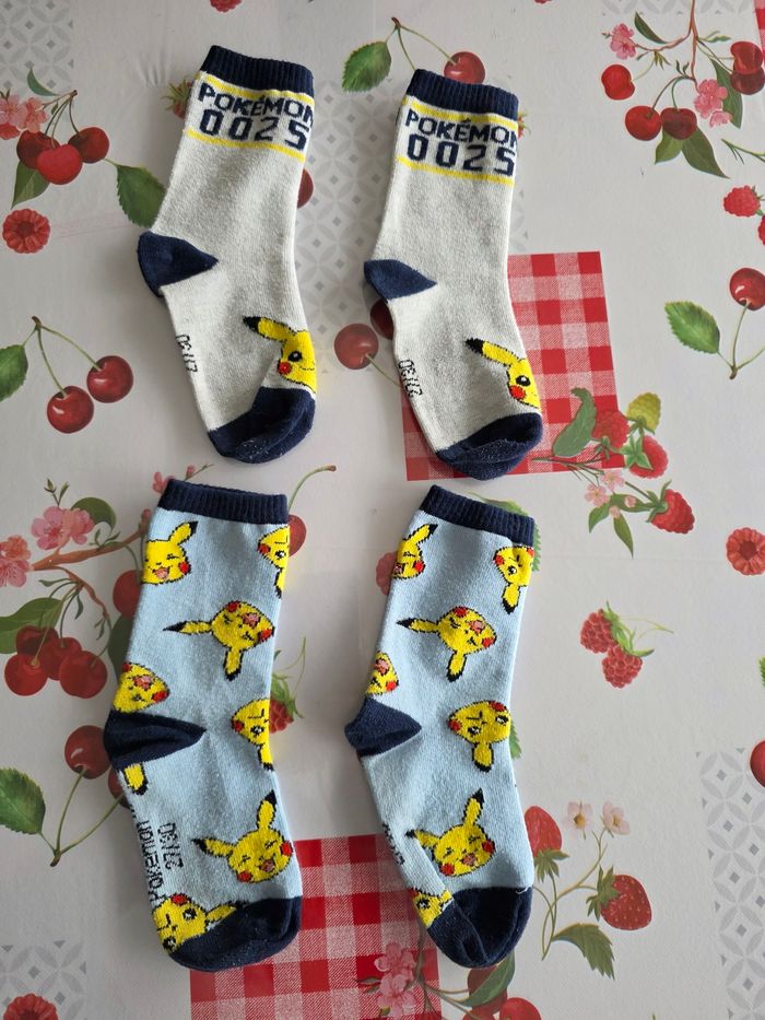 LOTS DE 3 PAIRES DE CHAUSSETTES POKEMON GARÇON 27/30 - photo numéro 2