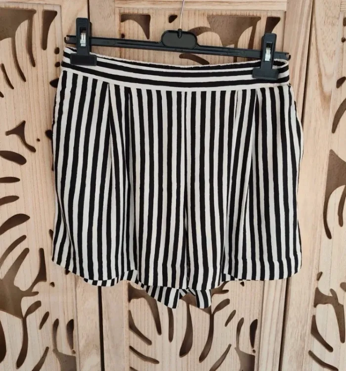 Short à rayures T 38 H&M - photo numéro 2