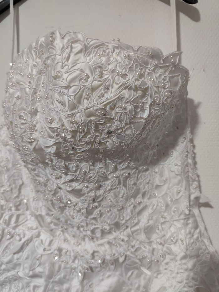Robe de mariée bohème blanche – Neuve – Bustier – XXXXL (44/48) – Laçage + zip 🤍 - photo numéro 3