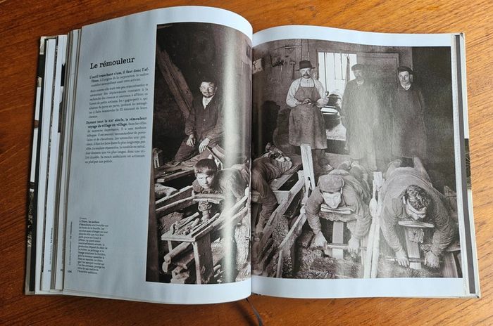 "Métiers oubliés".
210 pages.
ISBN : 2.7441.6288.4.
(Livre courbé). - photo numéro 8
