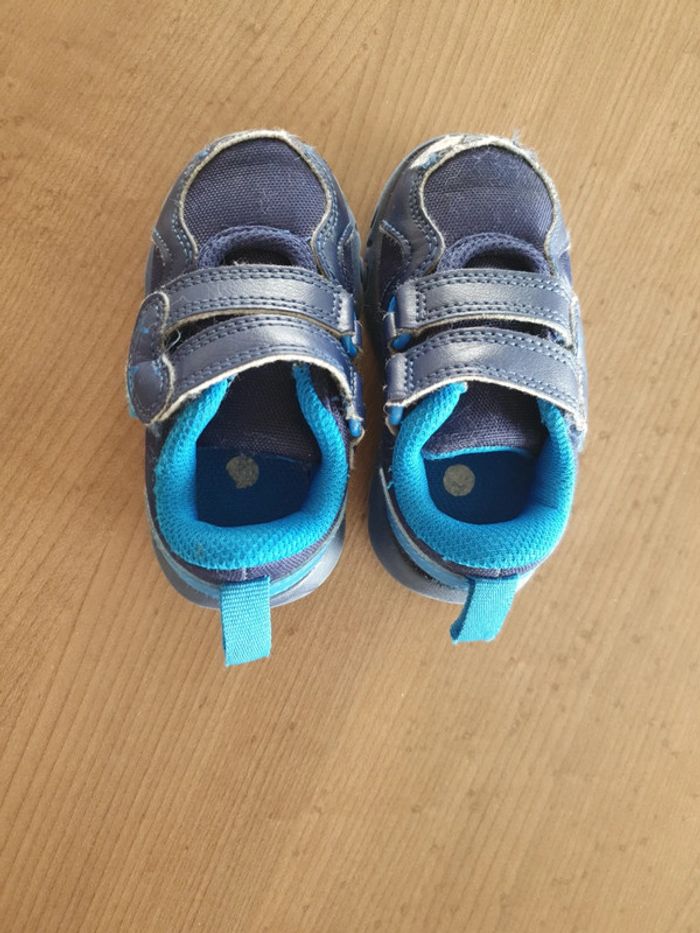 Baskets Domyos taille 20