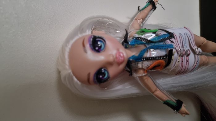 Rainbow High Salon de Beauté - Poupée Amaya Raine - photo numéro 7