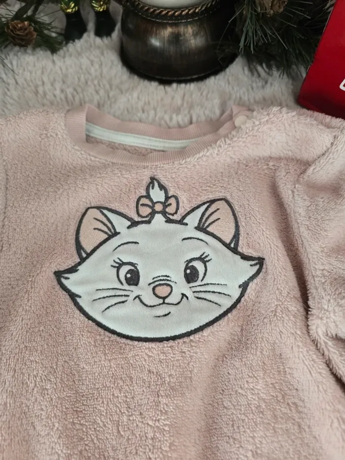 Joli pull Disney Marie, tout doux bébé fille – taille 18 mois - photo numéro 3