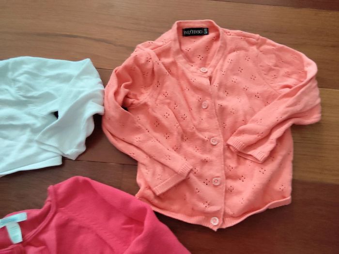 Lot 3 gilets 18mois - photo numéro 4