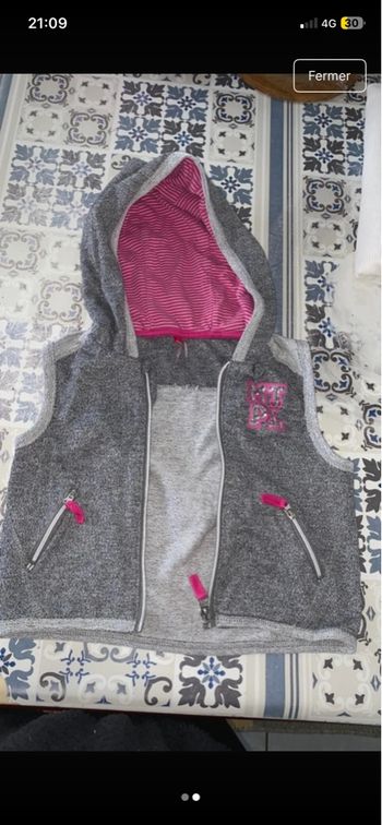 Veste courte à capuche 