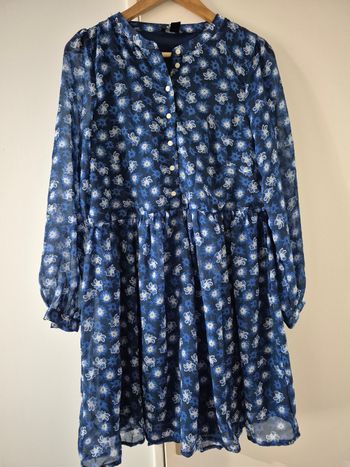 Robe mi-longue avzc manches longues