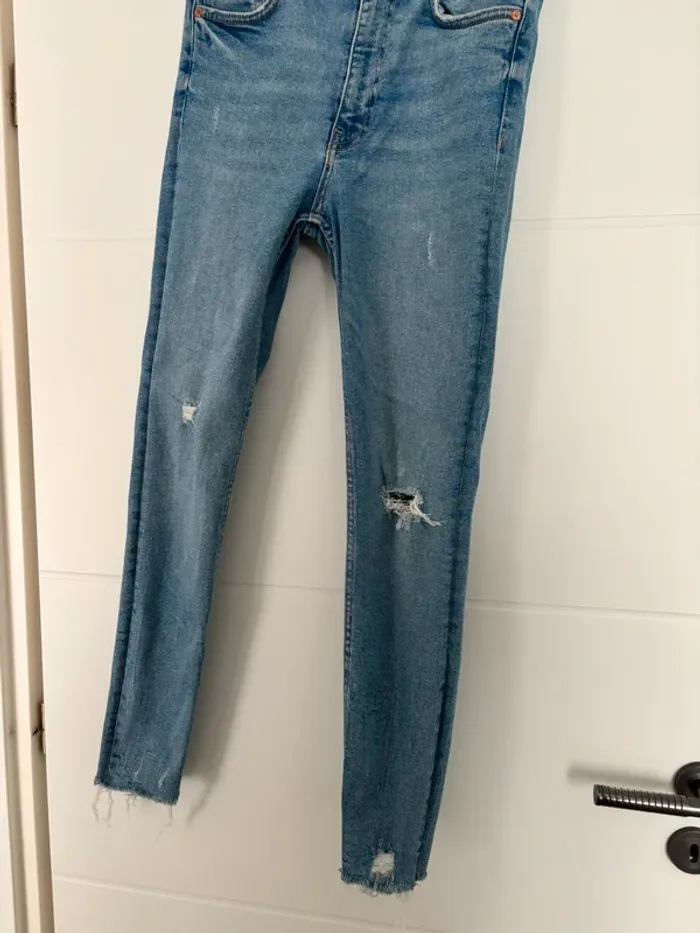 Jeans skinny taille haute avec découpage - photo numéro 2