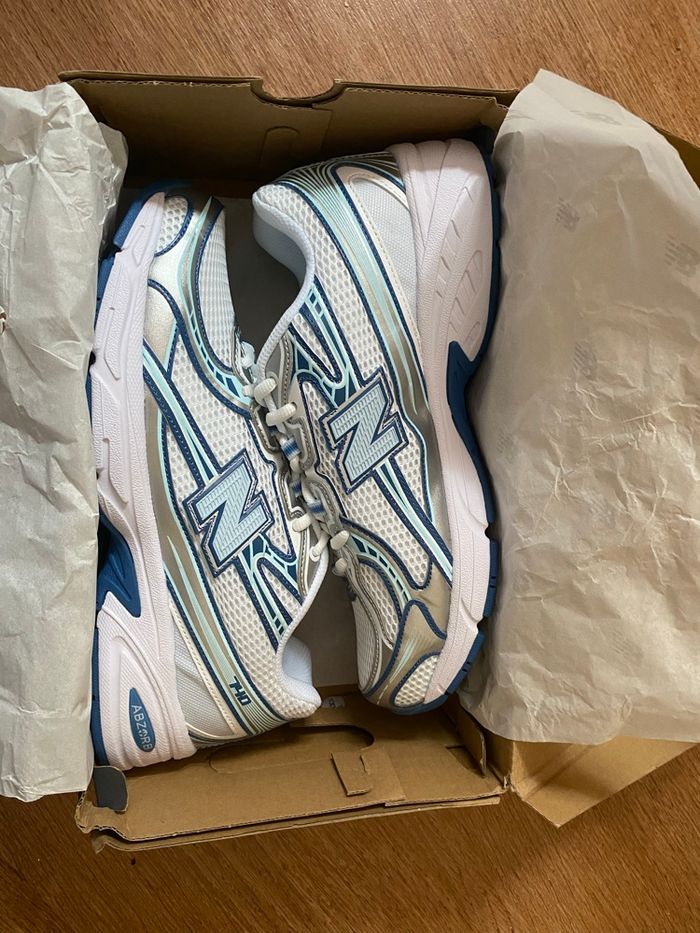 New Balance 740 bleu ciel