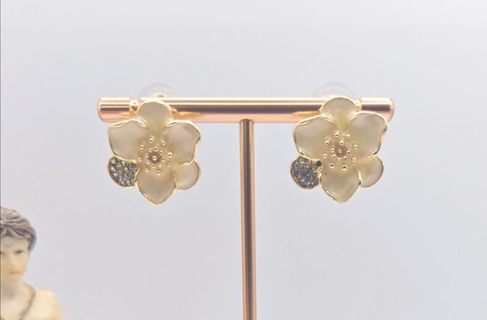 Boucles d'oreilles fleurs - photo numéro 2