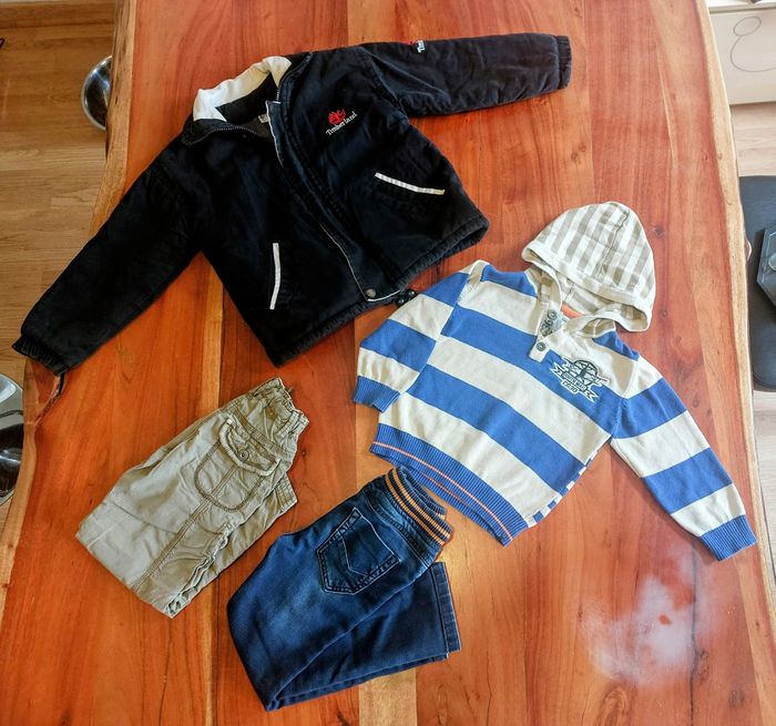 Lot jeans, pantalon, pull et manteau Timberland