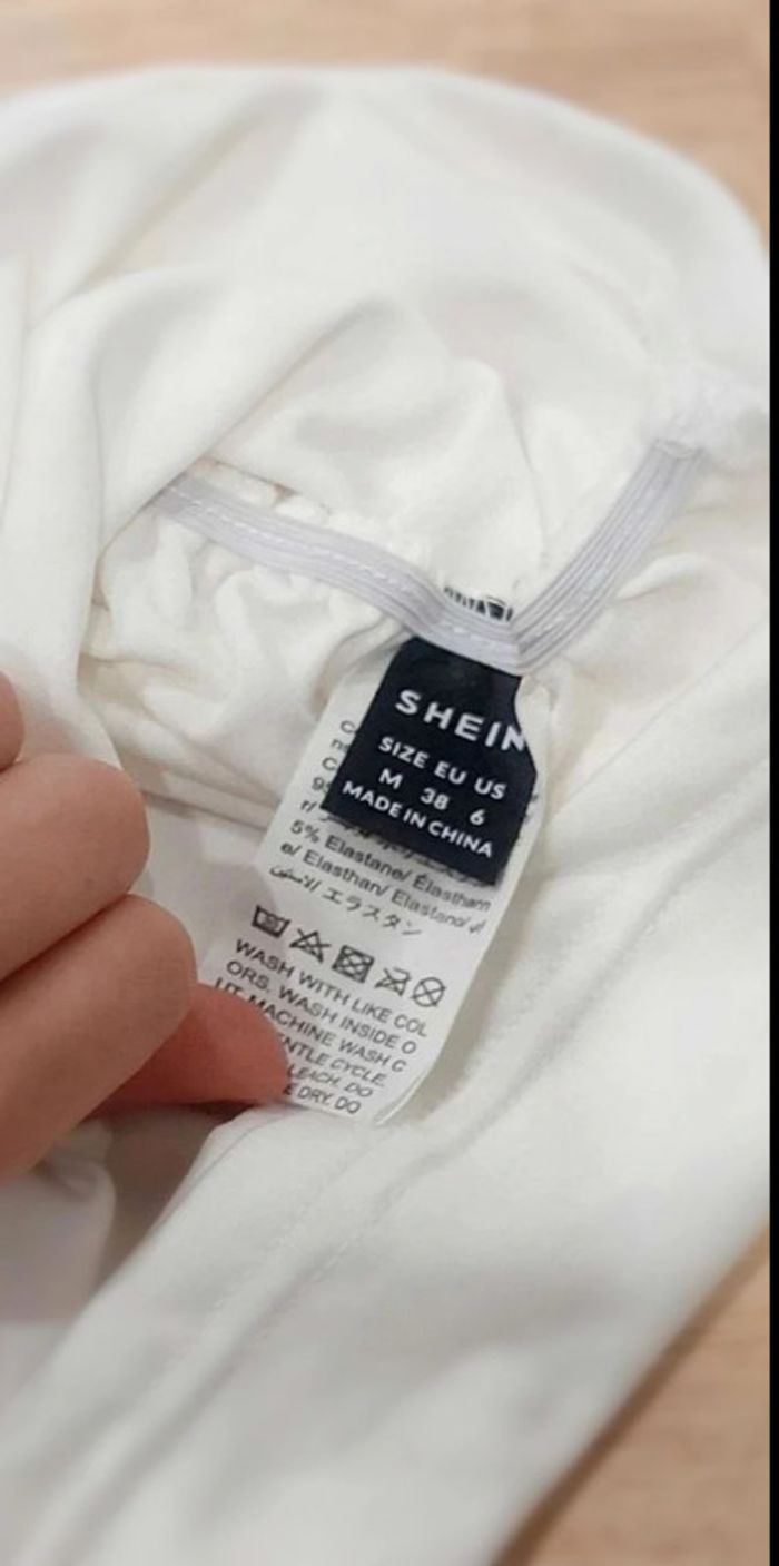 Tee-shirt  blanc  femme court et  moulant  T38-M - photo numéro 3