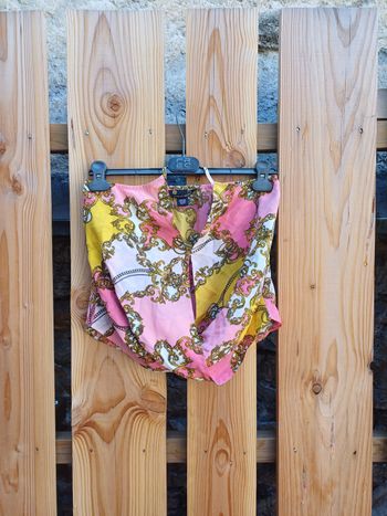 Joli top court en soie rose imprimé doré Victoria's Secret