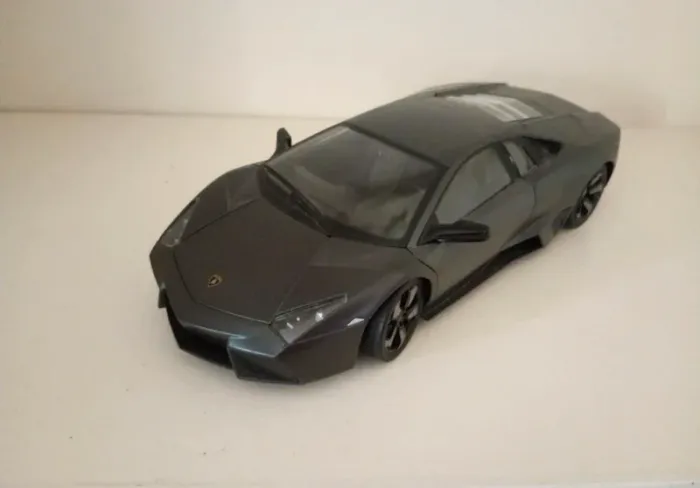 Miniature Lamborghini 1/18