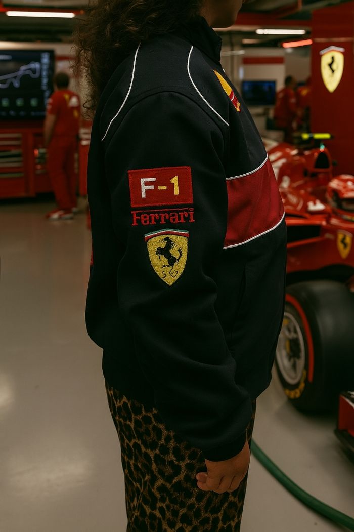 Veste Ferrari F1 XL – Édition Premium (NEUVE) Prix : 80€ Valeur boutique : 300€ - photo numéro 4