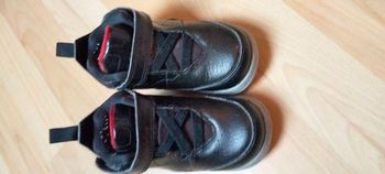 Basket Nike Jordan taille 23.5