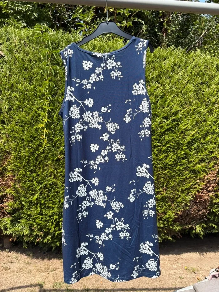 Robe bleu marine à motif floral – Marque Emery Rose - photo numéro 2