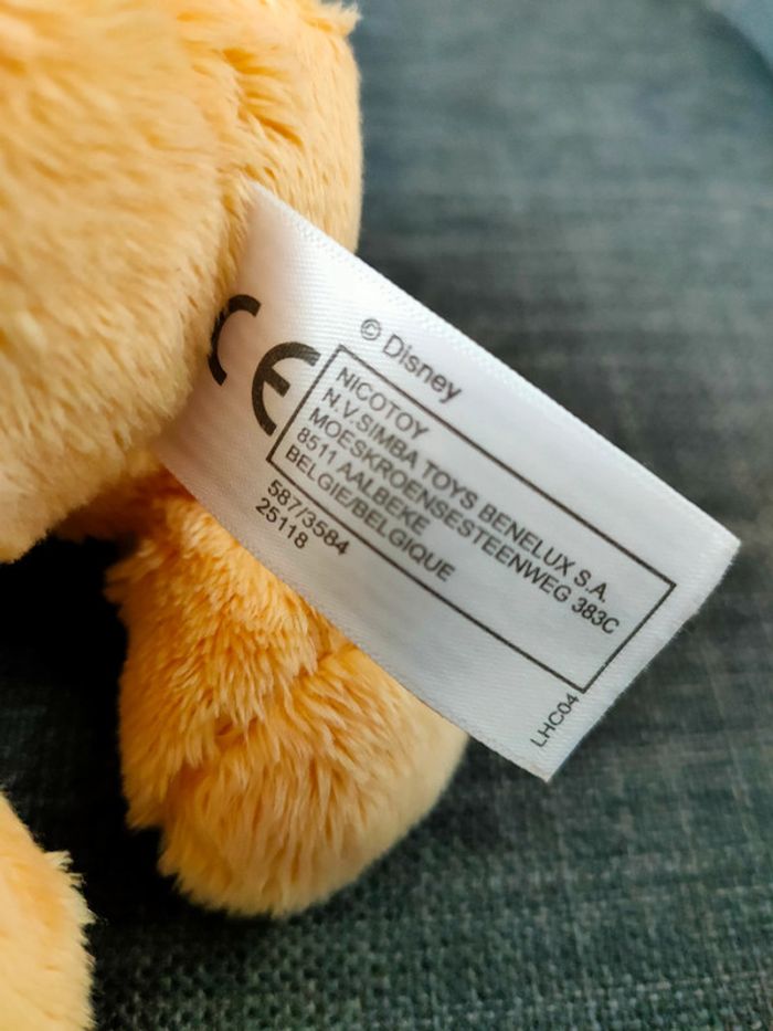 Peluche Disney - Winnie l'ourson - photo numéro 2