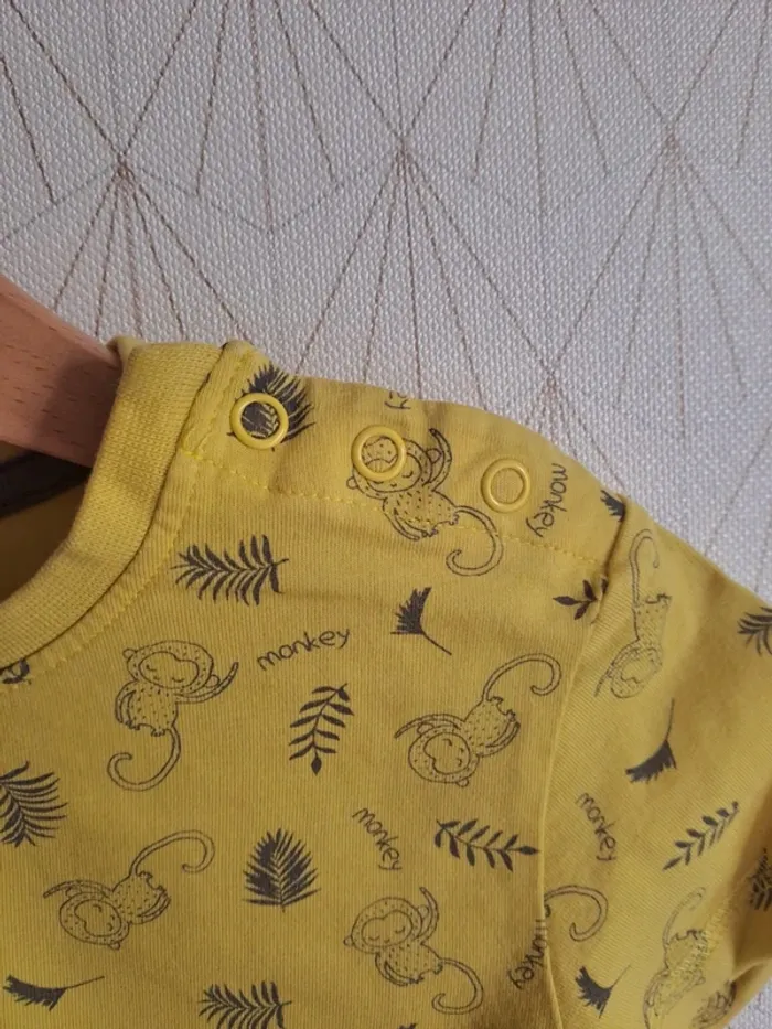 T-shirt garçon jaune kiabi 24 mois comme neuf - photo numéro 6