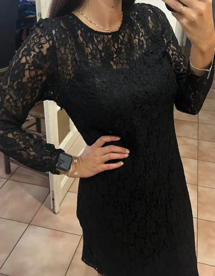 Superbe robe chic et sexy parisienne en dentelles - taille 44 - Etam - quasi neuve
