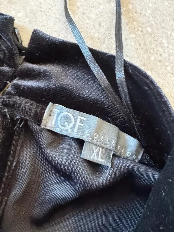 Robe noir TQF collection, taille XL, très bon état - photo numéro 3