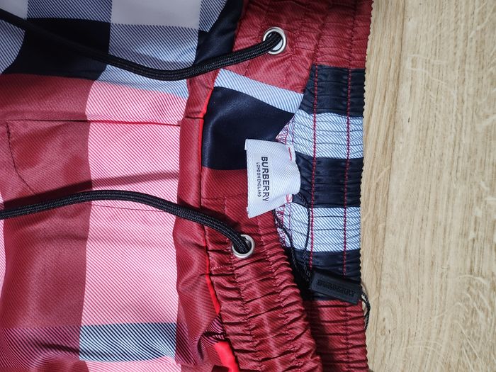 Short Burberry Rouge - photo numéro 3