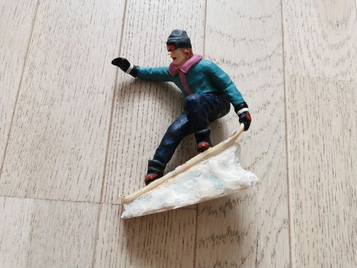 Figurine