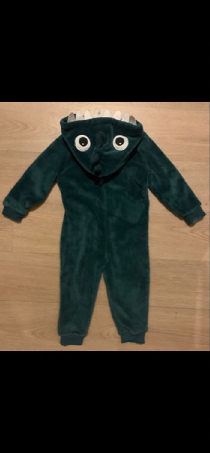 Pyjama dinosaure marque vertbaudet taille 3ans sans pieds mais capuche - photo numéro 2