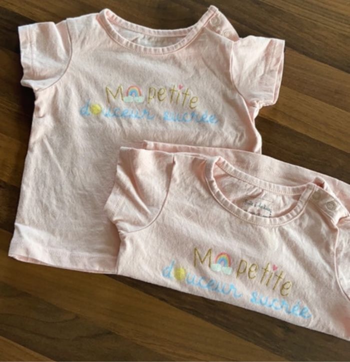 2 t-shirts 12/18 mois